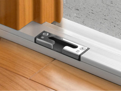 Wszystkie zaczepy ramowe są uniwersalne – można je stosować do okien lewych i prawych.